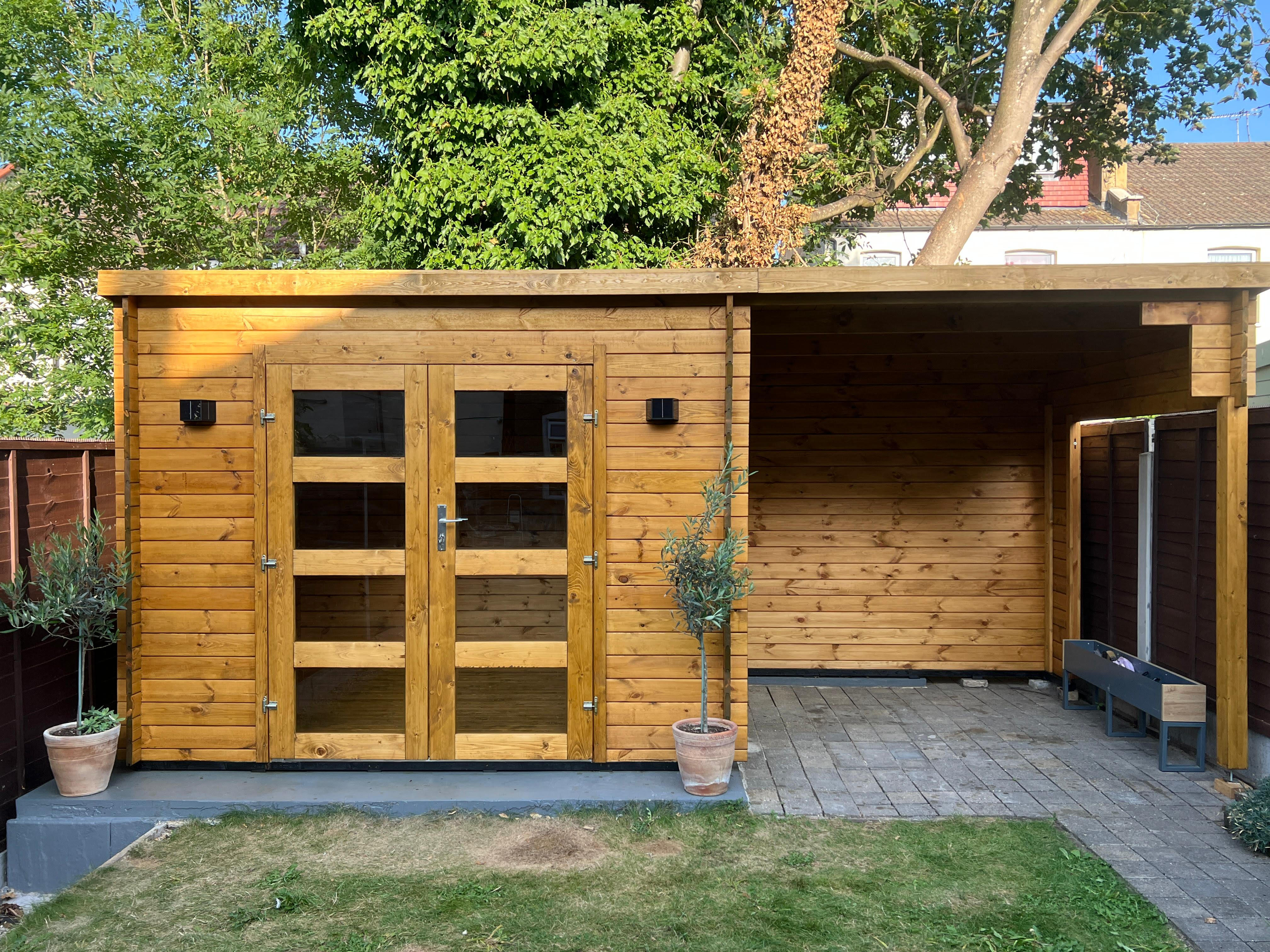 Log Cabin Niklas with a Side Porch 3m x 2.4m+2.4m (28mm) - Image 16