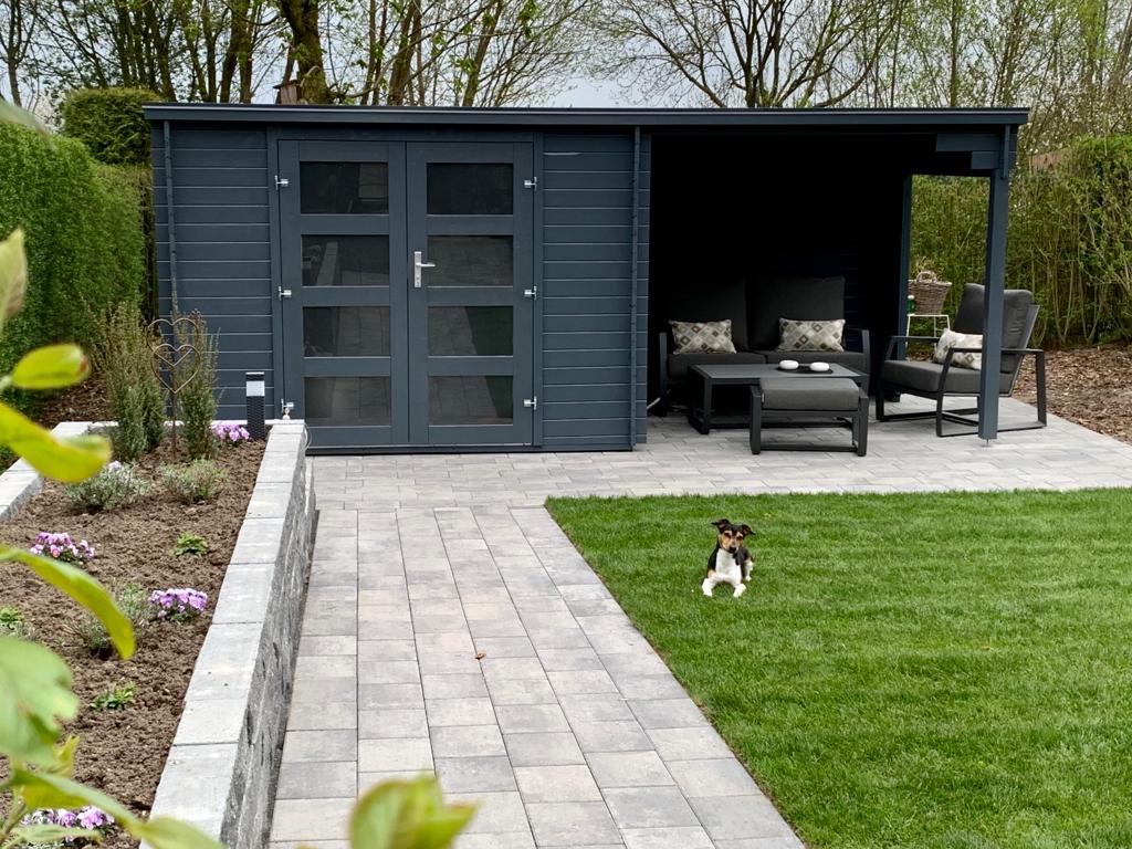 Log Cabin Niklas with a Side Porch 3m x 2.4m+2.4m (28mm) - Image 17