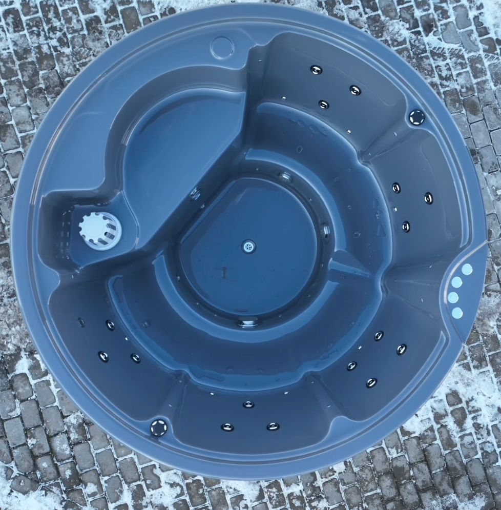 AcrylA Oakmere Acrylic Hot Tub with integrated stove - Image 6