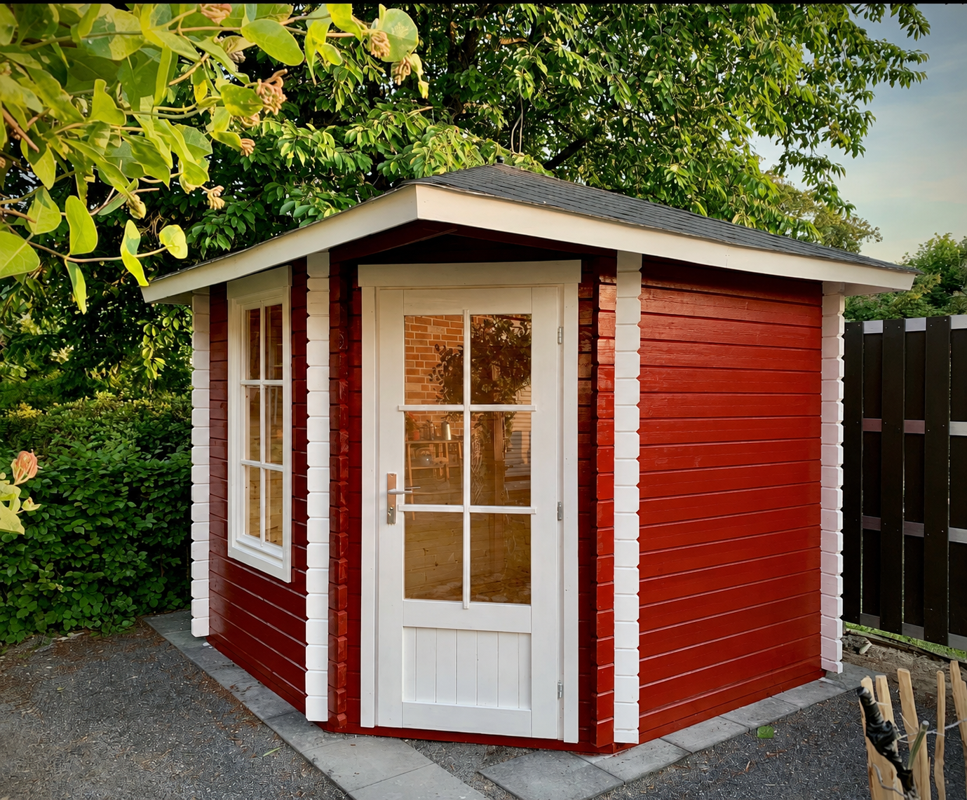 DanPro1 Corner Log Cabin 2.6m x 2.6m (40mm) - Image 2
